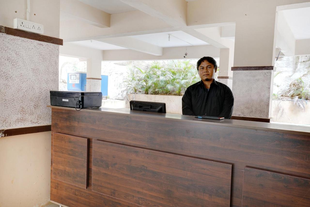Oyo 41102 Hyderabad Elite Hotel Haidar Sahibguda Exterior photo